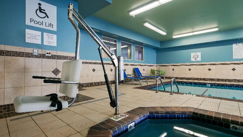 Holiday Inn Express & Suites Everett image