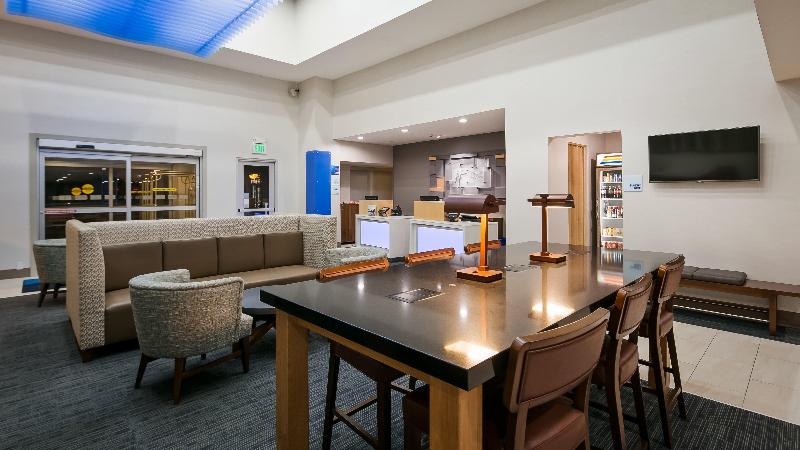 Holiday Inn Express & Suites Everett image
