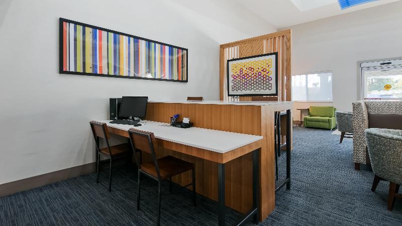 Holiday Inn Express & Suites Everett image