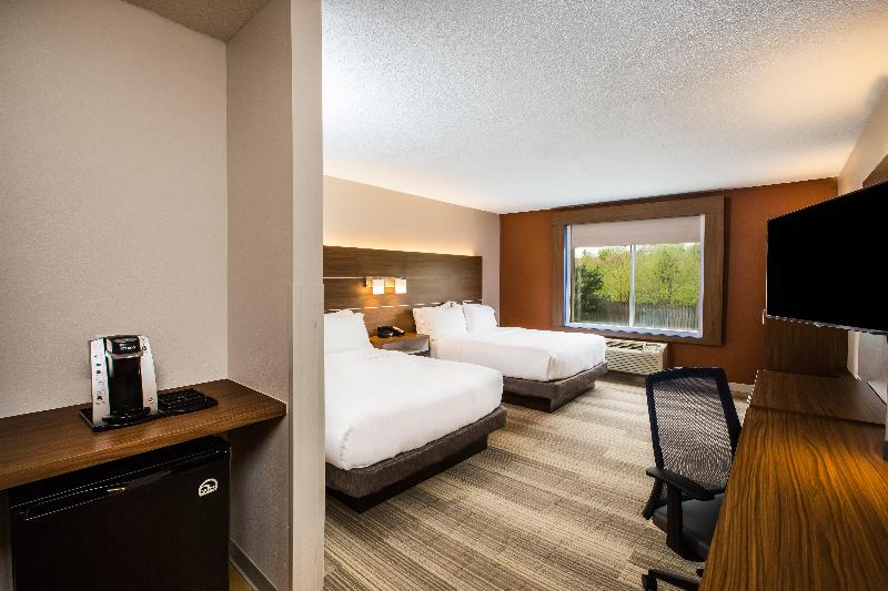 Holiday Inn Express Suites Bellevue Omaha Area photo 24