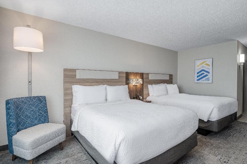 Holiday Inn Express & Suites Columbus Airport IHG image