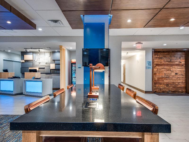 Holiday Inn Express Suites Dallas North Addison image