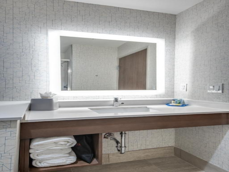 Holiday Inn Express Suites Dallas North Addison image