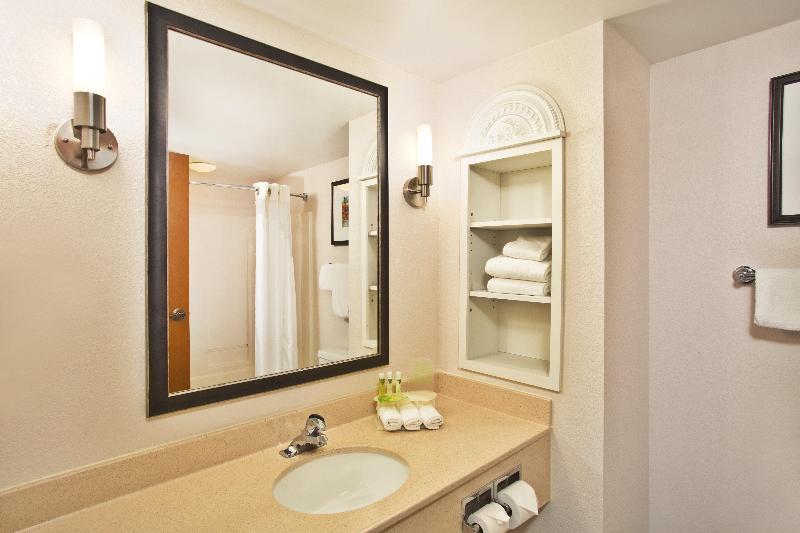Holiday Inn Express Suites Harrington Dover Area photo 10
