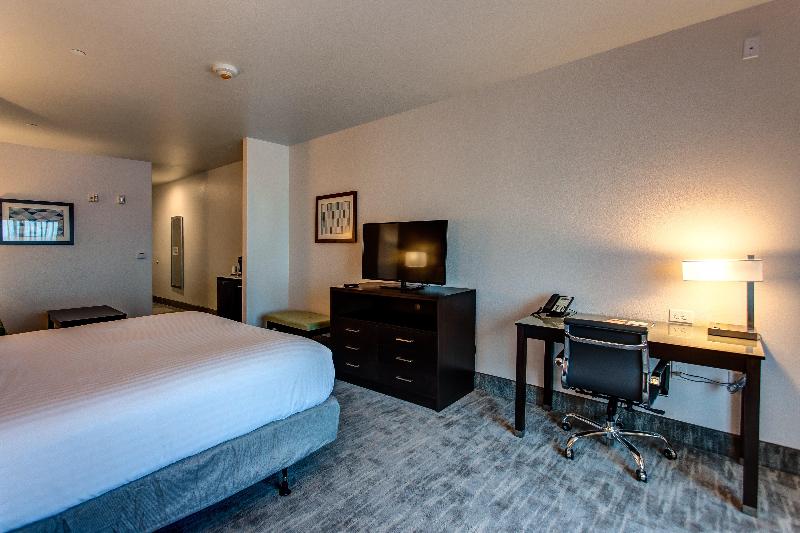 Holiday Inn Express Suites Gatesville N Ft Hood image