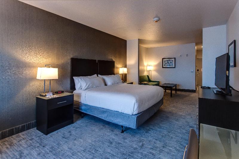 Holiday Inn Express Suites Gatesville N Ft Hood image