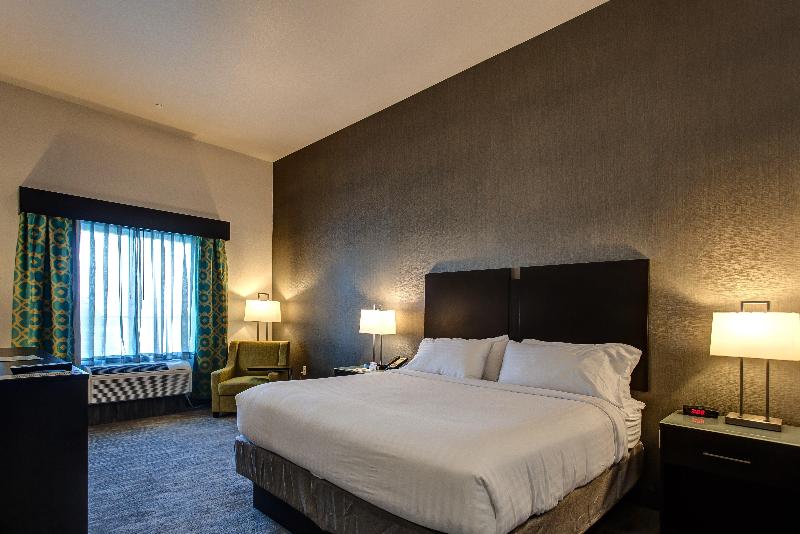 Holiday Inn Express Suites Gatesville N Ft Hood image