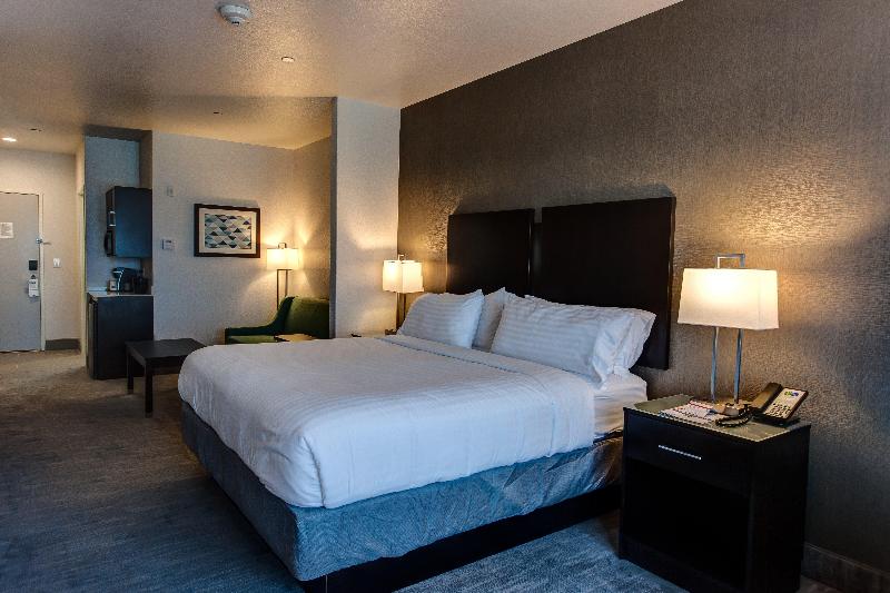 Holiday Inn Express Suites Gatesville N Ft Hood image
