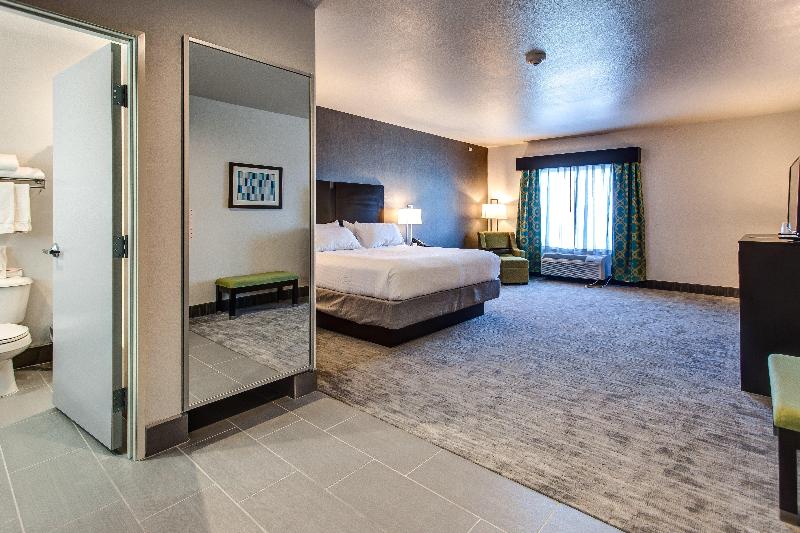 Holiday Inn Express Suites Gatesville N Ft Hood image