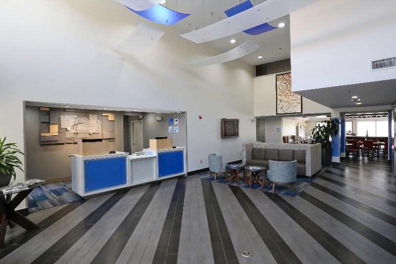 Holiday Inn Express & Suites Blythewood By IHG image