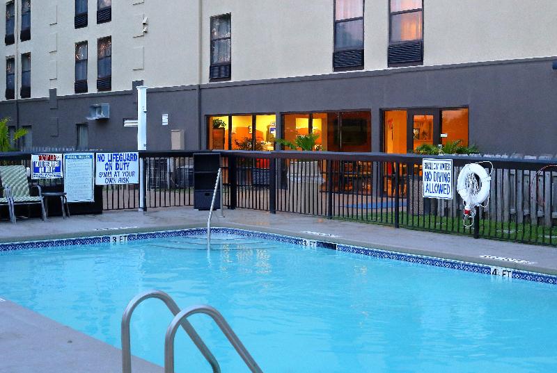 Holiday Inn Express & Suites Blythewood By IHG image