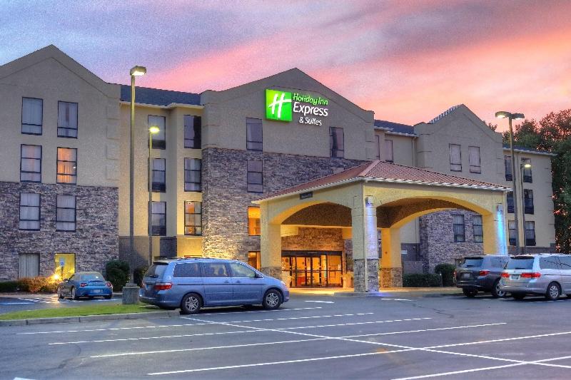 Holiday Inn Express & Suites Blythewood By IHG image