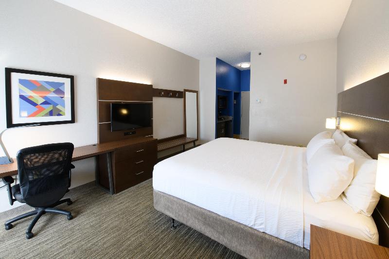 Holiday Inn Express & Suites Blythewood By IHG image