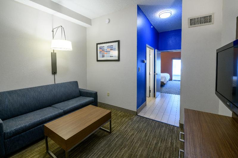 Holiday Inn Express & Suites Blythewood By IHG image
