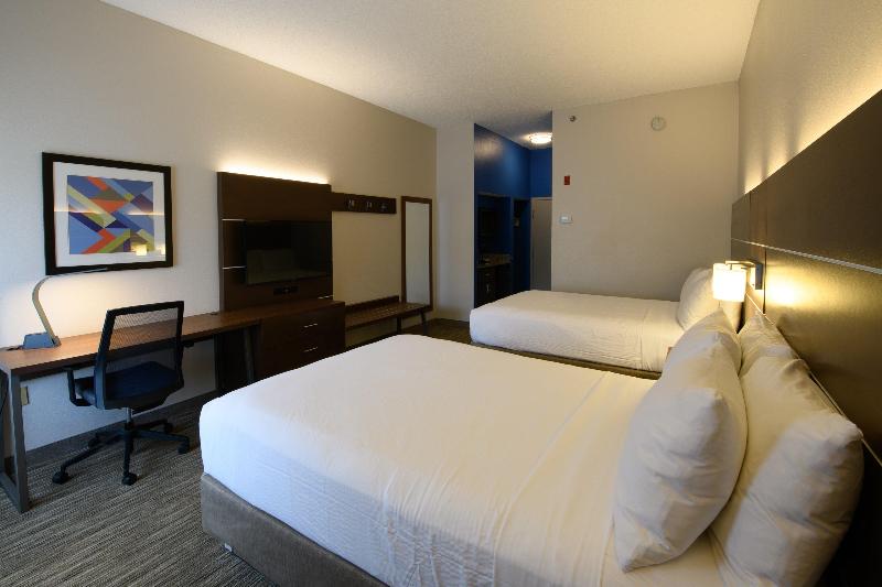 Holiday Inn Express & Suites Blythewood By IHG image