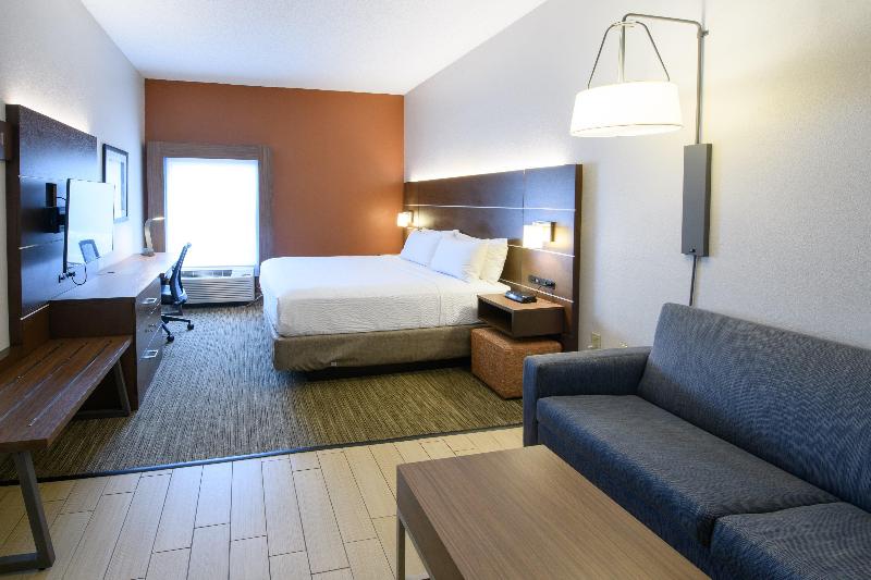 Holiday Inn Express & Suites Blythewood By IHG image