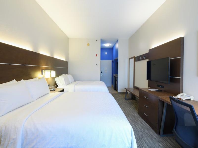 Holiday Inn Express & Suites Blythewood By IHG image