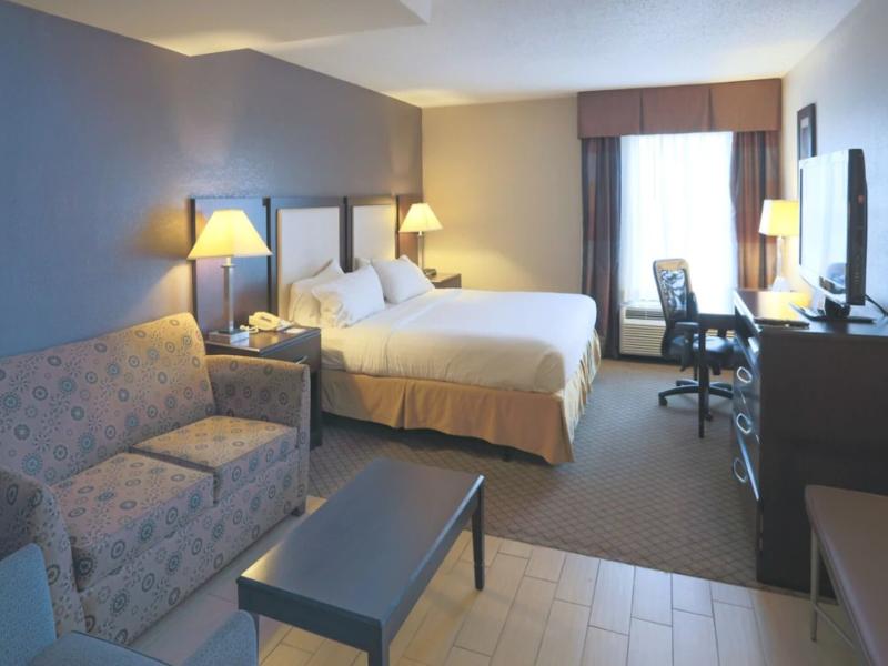 Holiday Inn Express & Suites Blythewood By IHG image