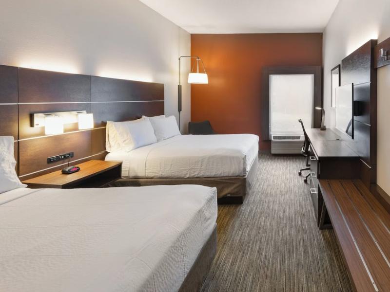 Holiday Inn Express & Suites Blythewood By IHG image