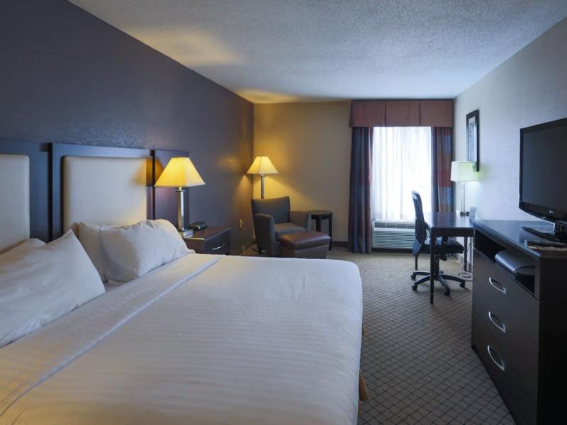 Holiday Inn Express & Suites Blythewood By IHG image