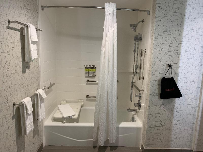 Holiday Inn Express Suites Moore photo 19