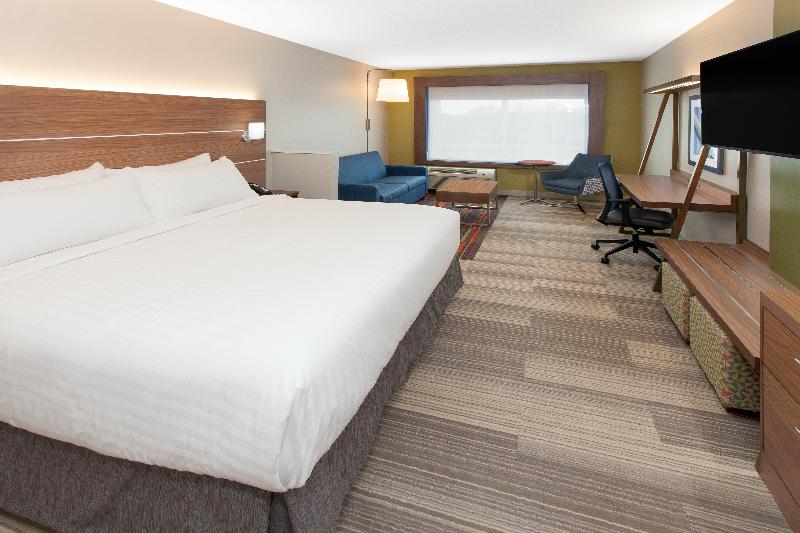 Holiday Inn Express Suites Sterling Heights Detroi photo 16