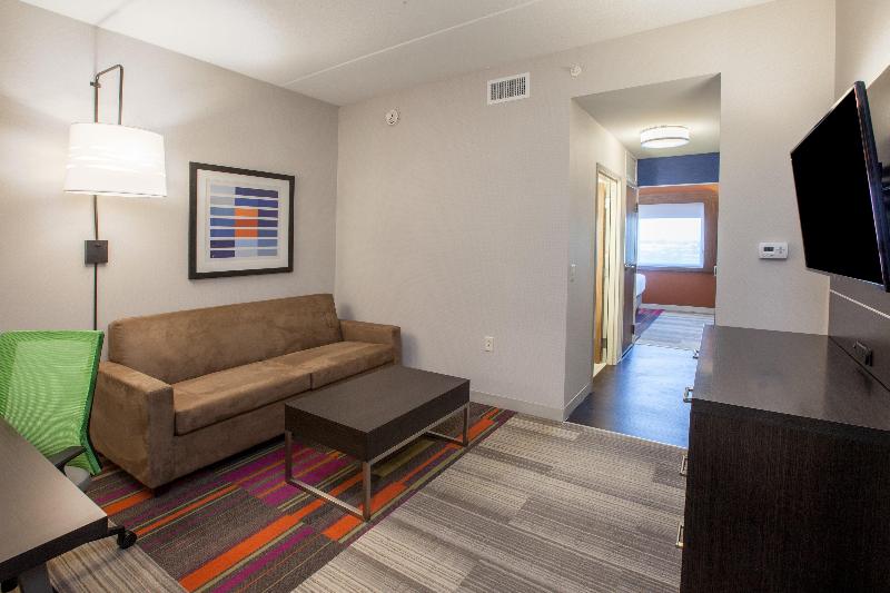Holiday Inn Express Suites Indianapolis Ne Noblesv image