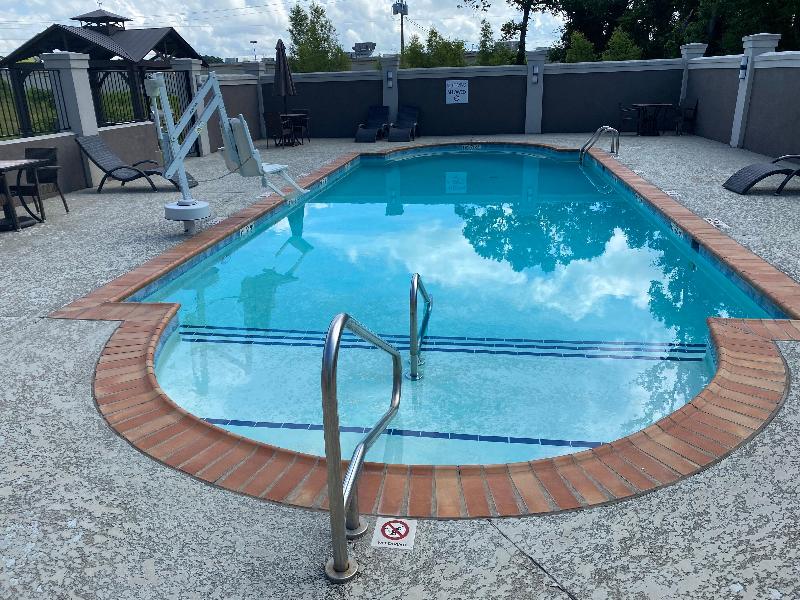 Holiday Inn Express PinevilleAlexandria Area image