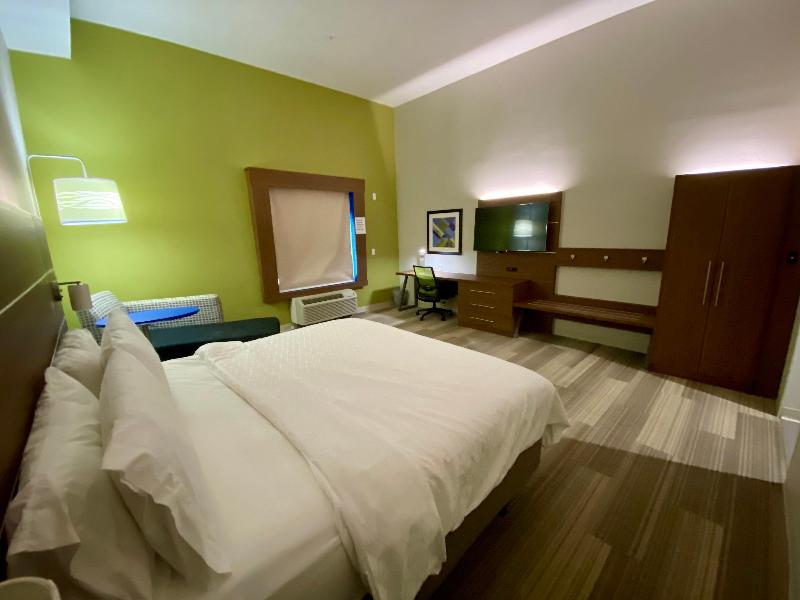 Holiday Inn Express PinevilleAlexandria Area image