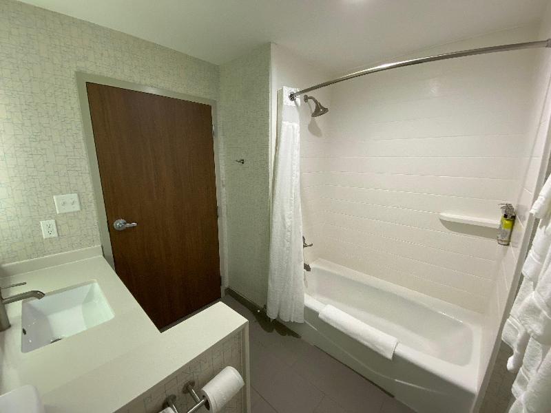 Holiday Inn Express PinevilleAlexandria Area image