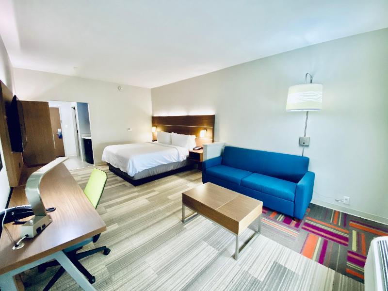 Holiday Inn Express PinevilleAlexandria Area image