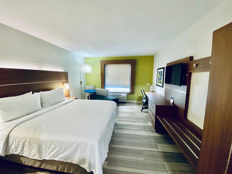Holiday Inn Express PinevilleAlexandria Area image