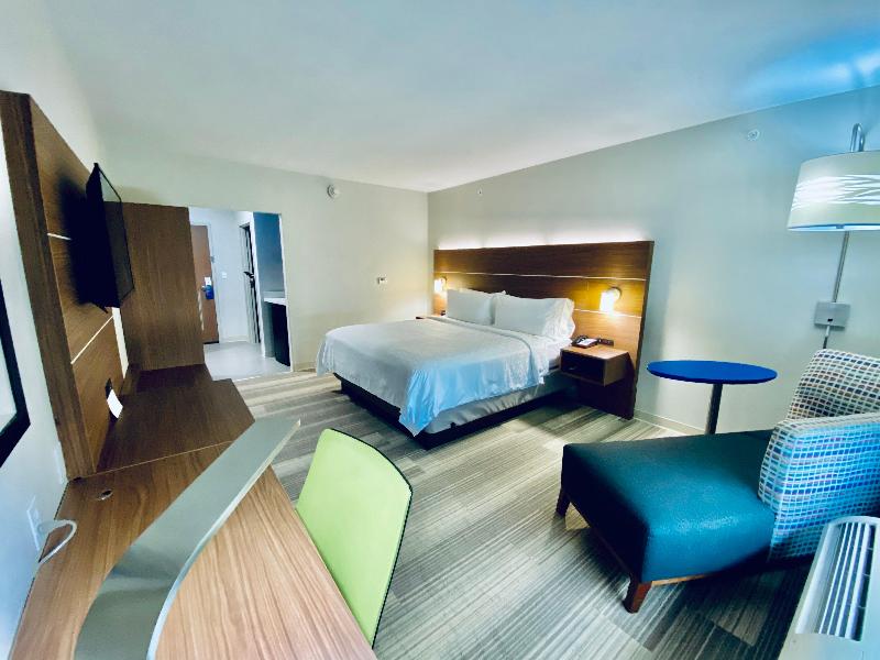 Holiday Inn Express PinevilleAlexandria Area image