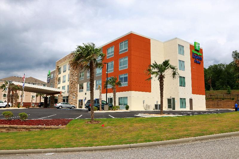 Holiday Inn Express Suites Alabaster image