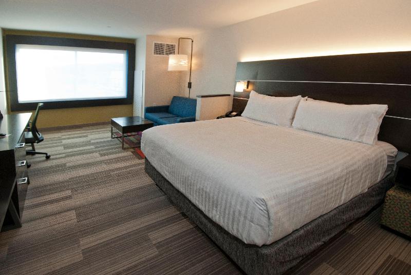 Holiday Inn Express & Suites Johnstown By IHG image