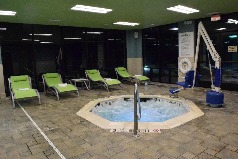 Holiday Inn Express Suites Rochester Webster image
