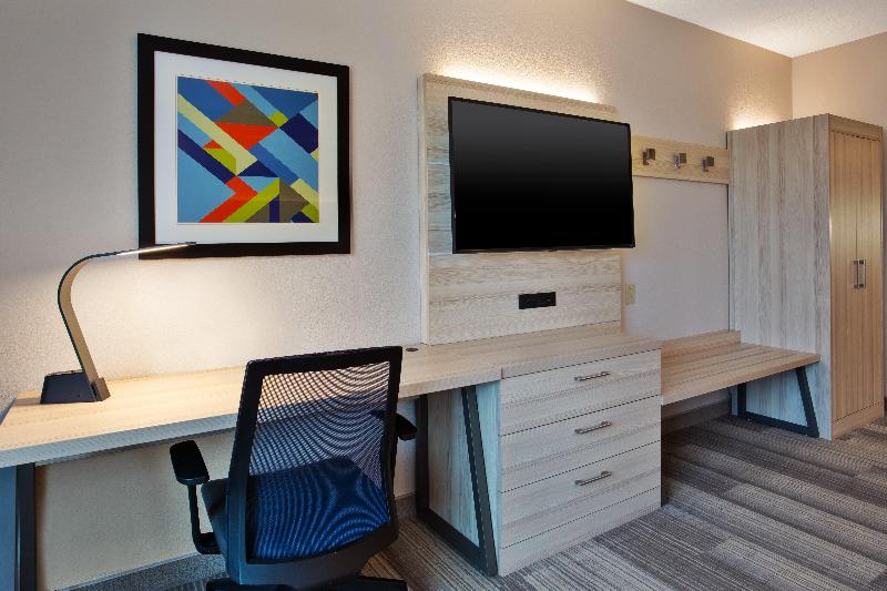 Holiday Inn Express Suites Rochester Webster image