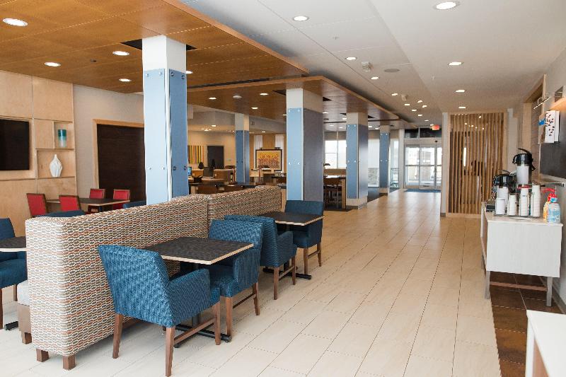 Holiday Inn Express & Suites Marietta By IHG image