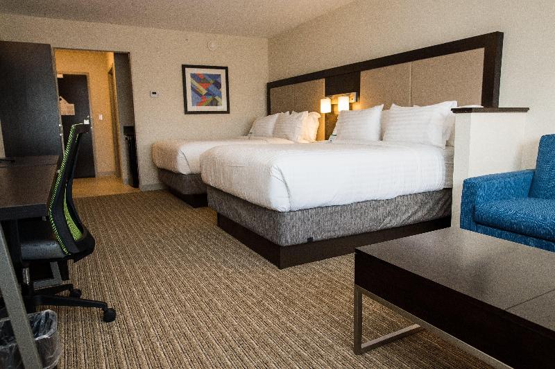 Holiday Inn Express & Suites Marietta By IHG image