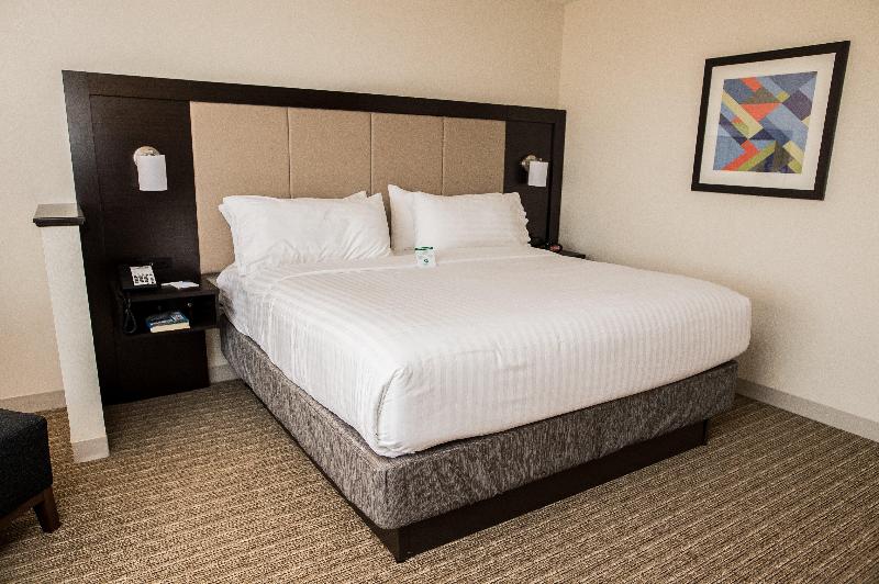 Holiday Inn Express & Suites Marietta By IHG image