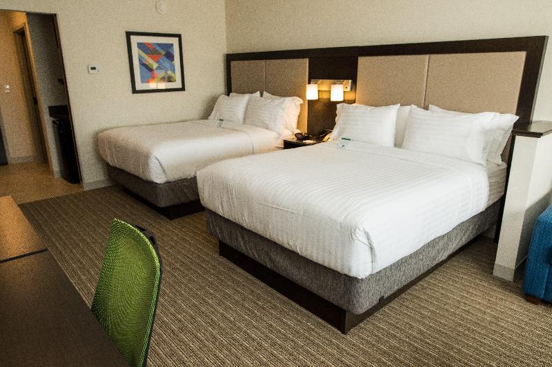 Holiday Inn Express & Suites Marietta By IHG image