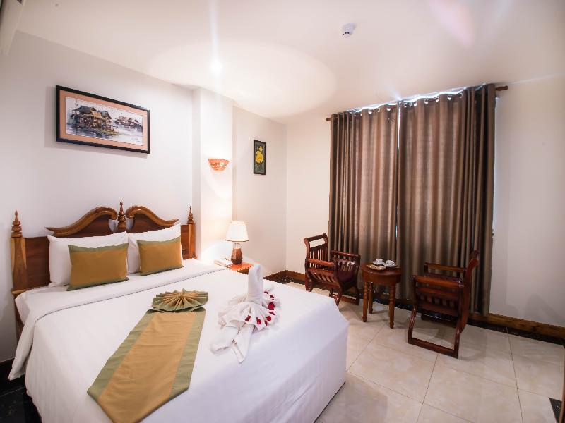Relax Hotel image