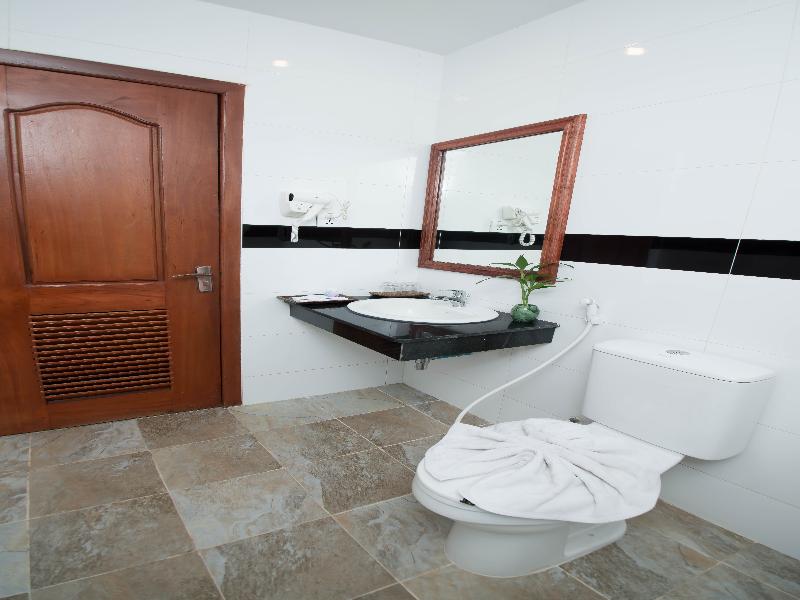 Relax Hotel image
