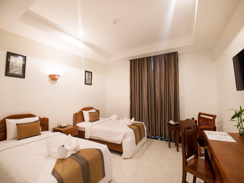 Relax Hotel image