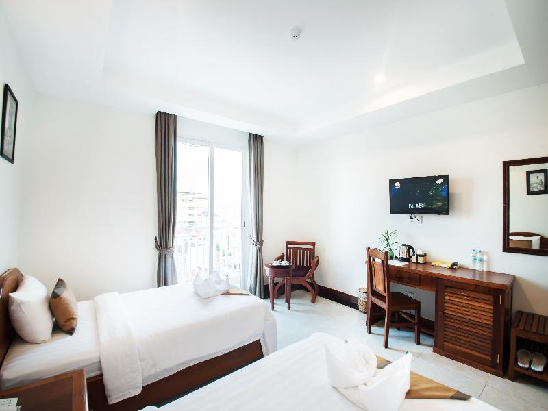 Relax Hotel image