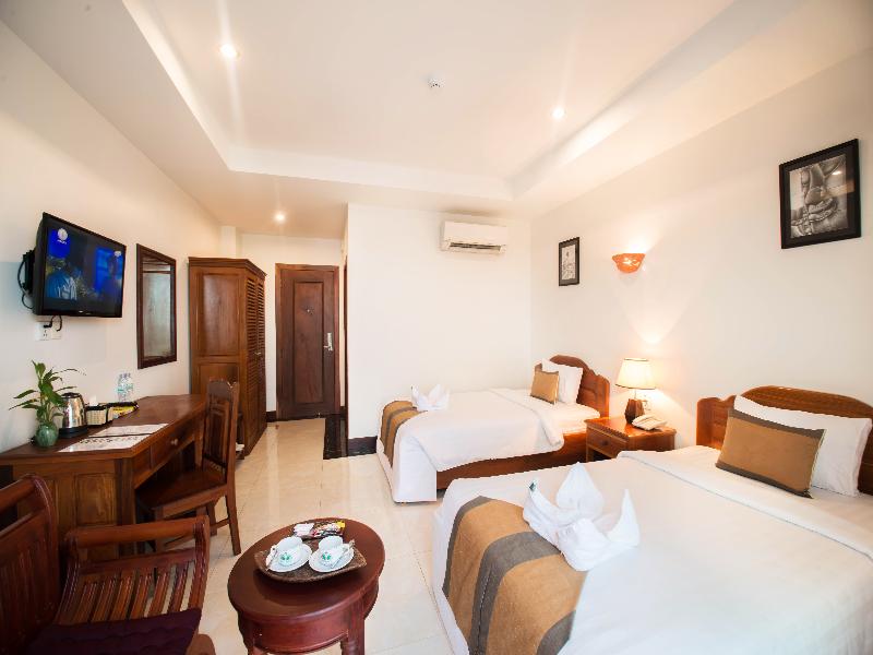 Relax Hotel image