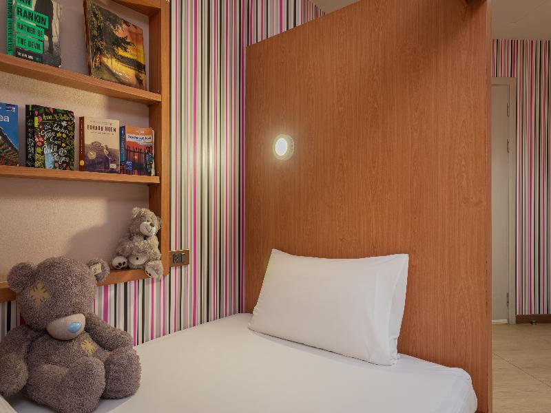 U Tiny Boutique Suvarnabhumi Airport Hotel image