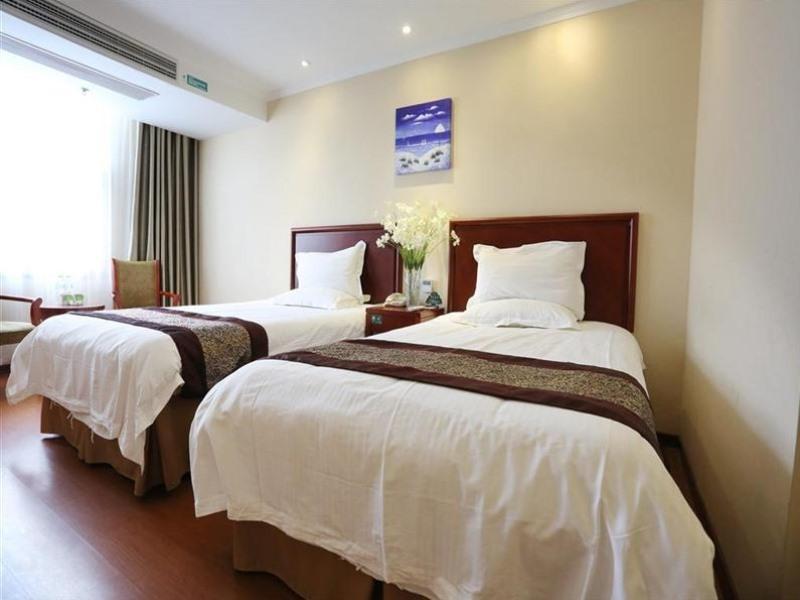 Bed room