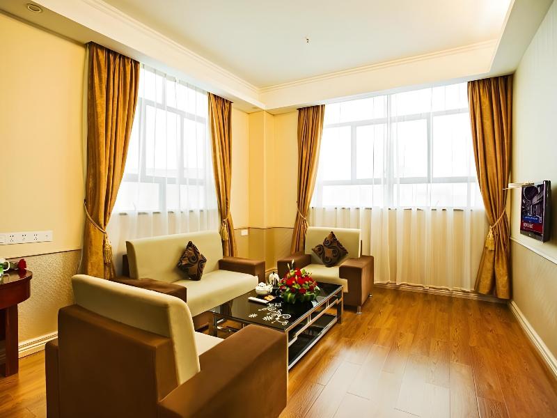 GreenTree Inn Linjiang  North Road Express image