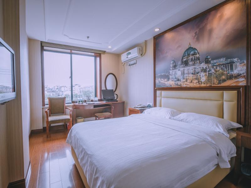 GreenTree Inn Pinghu  Zhapu Jiulong Mountain image
